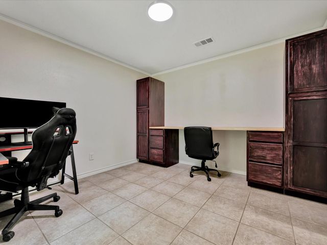 408 W Eucalyptus Street, Village Mills, TX 77663