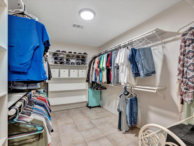 408 W Eucalyptus Street, Village Mills, TX 77663