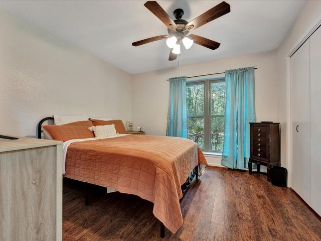 408 W Eucalyptus Street, Village Mills, TX 77663