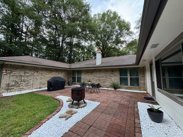 408 W Eucalyptus Street, Village Mills, TX 77663