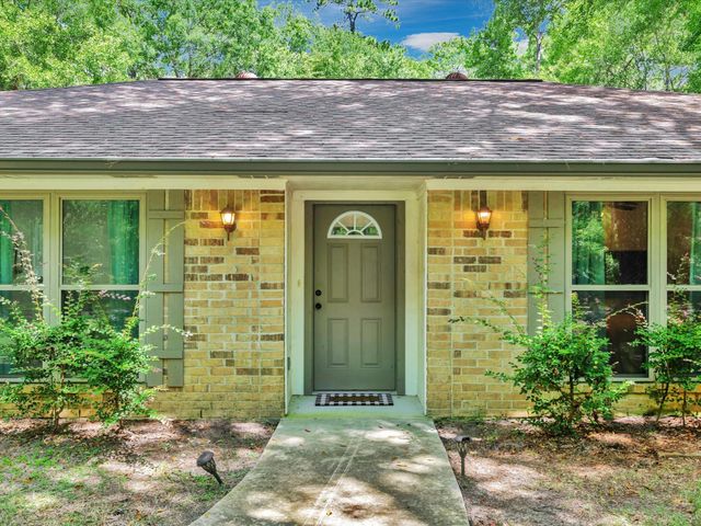 408 W Eucalyptus Street, Village Mills, TX 77663