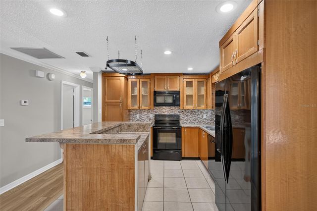 709 HEMLOCK LANE, Lakeland, FL 33810