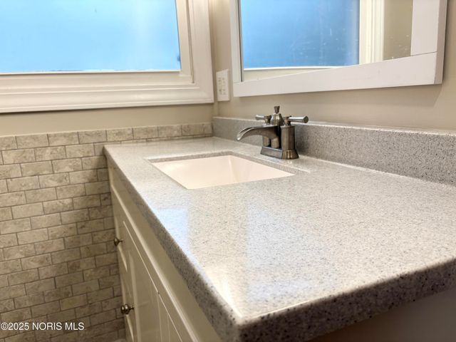 2550 York Street, Toledo, OH 43605