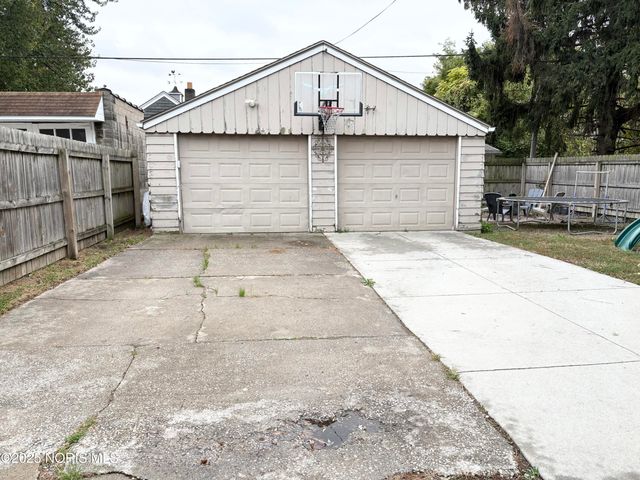 2550 York Street, Toledo, OH 43605