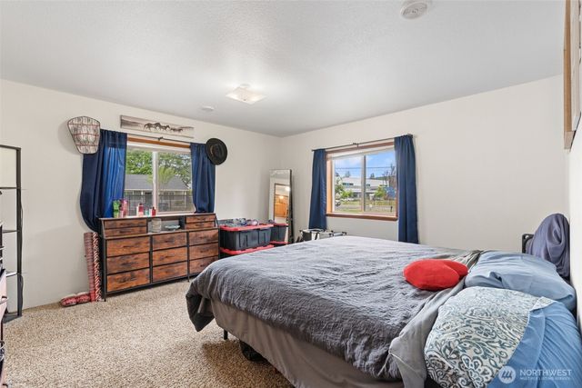 2999 Harrison Avenue, Centralia, WA 98531