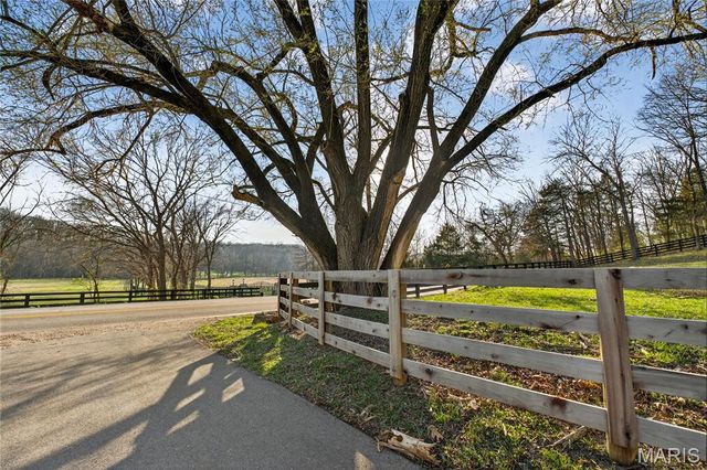 1336 Pond Road, Wildwood, MO 63038