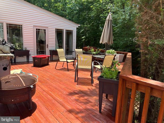 9201 BEACHWAY LN, Springfield, VA 22153