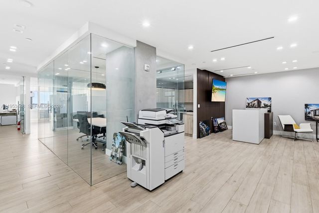 1000 Brickell Ave 11E, Miami, FL 33131