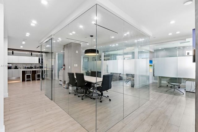 1000 Brickell Ave 11E, Miami, FL 33131