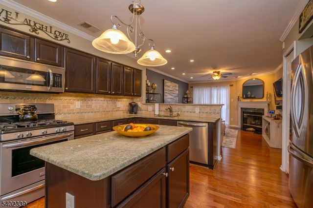 309 S Branch Dr, Readington Twp., NJ 08889