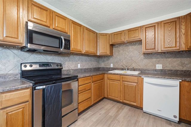 4614 SW G Ave, Lawton, OK 73505