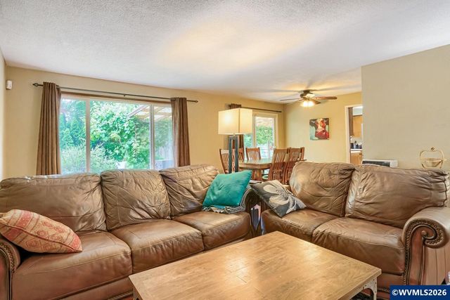 4342 Indigo St NE, Salem, OR 97305