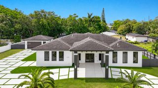 152 NW 165th Street, Miami, FL 33169