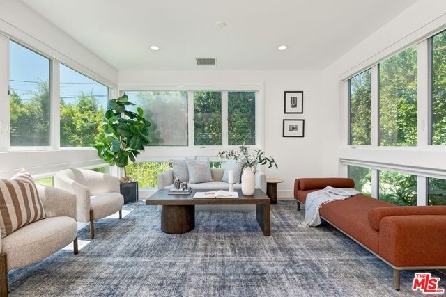 3641 Barry Avenue, Los Angeles, CA 90066