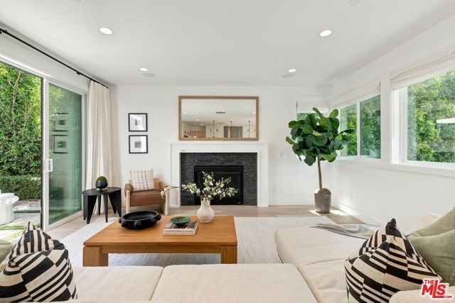 3641 Barry Avenue, Los Angeles, CA 90066