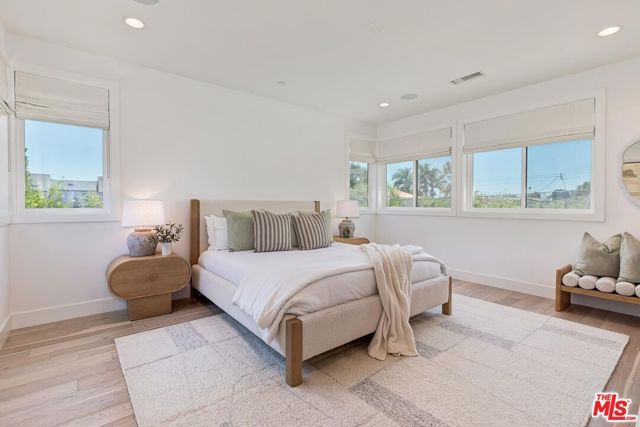 3641 Barry Avenue, Los Angeles, CA 90066