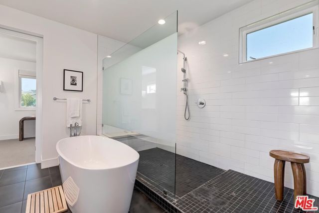 3641 Barry Avenue, Los Angeles, CA 90066