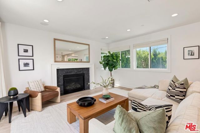 3641 Barry Avenue, Los Angeles, CA 90066