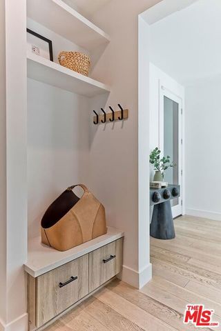 3641 Barry Avenue, Los Angeles, CA 90066