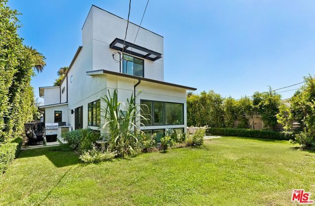 3641 Barry Avenue, Los Angeles, CA 90066