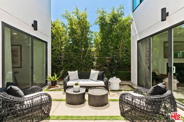 3641 Barry Avenue, Los Angeles, CA 90066