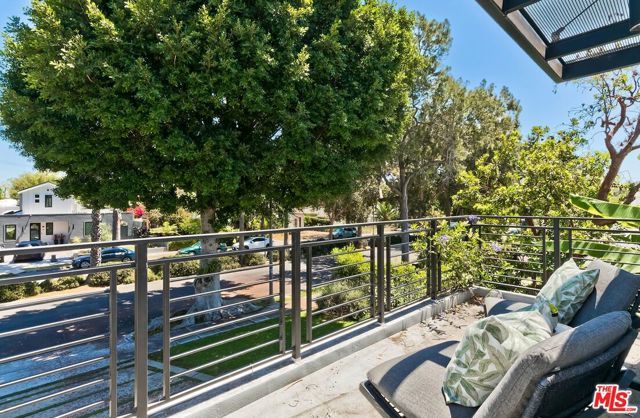 3641 Barry Avenue, Los Angeles, CA 90066