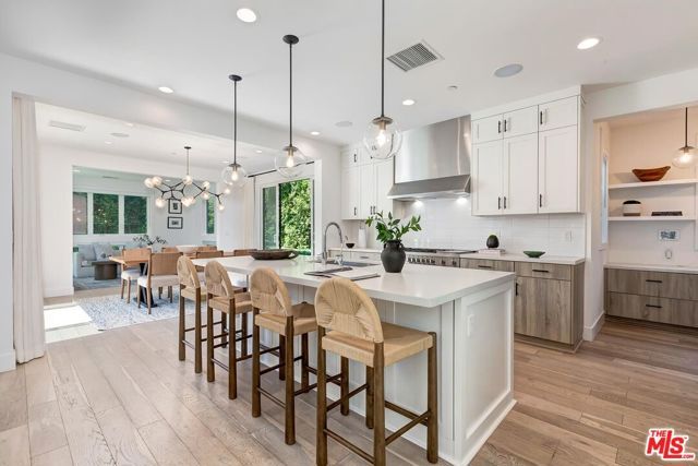 3641 Barry Avenue, Los Angeles, CA 90066