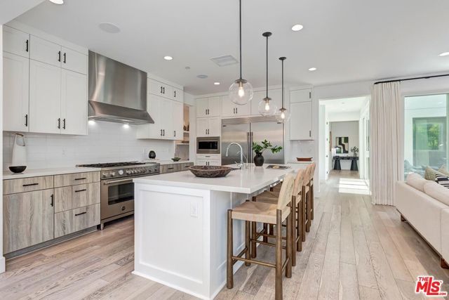 3641 Barry Avenue, Los Angeles, CA 90066