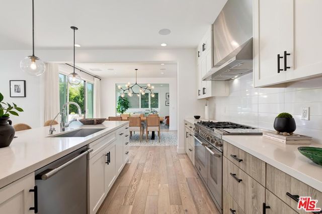 3641 Barry Avenue, Los Angeles, CA 90066