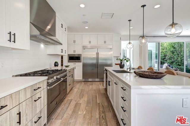 3641 Barry Avenue, Los Angeles, CA 90066