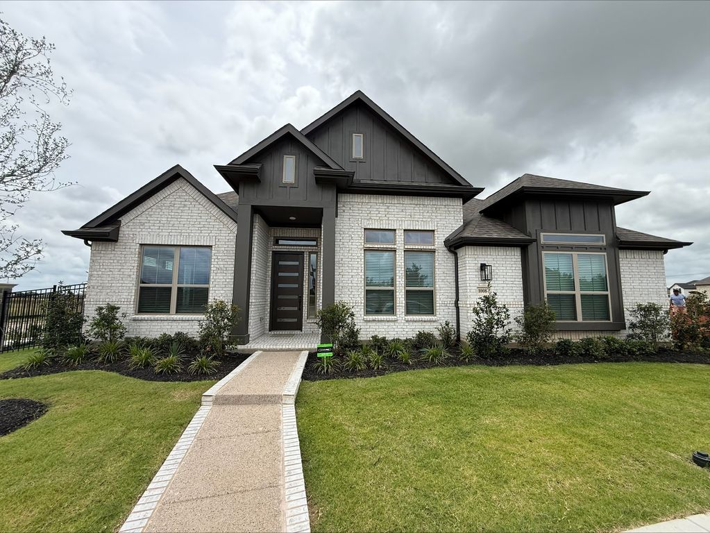 1008 Pearl Crescent Place, Crowley, TX 76036