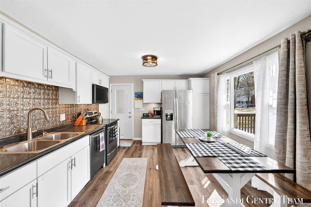 840 Wilson Avenue, Norton Shores, MI 49441