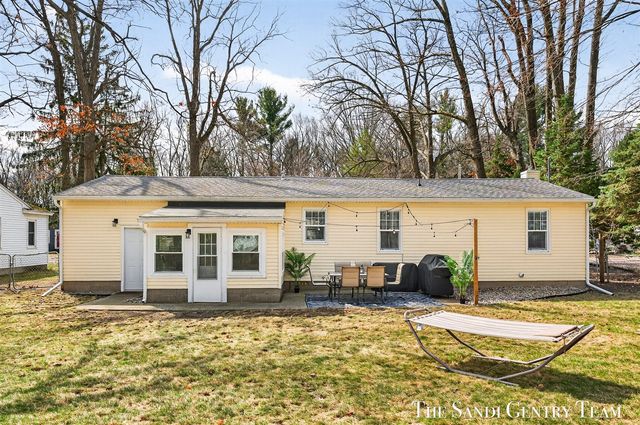 840 Wilson Avenue, Norton Shores, MI 49441