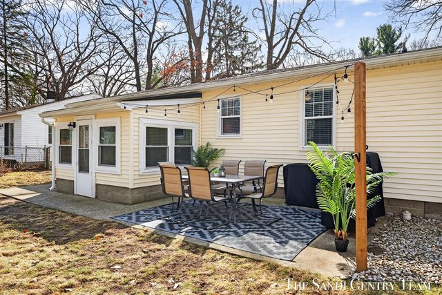 840 Wilson Avenue, Norton Shores, MI 49441