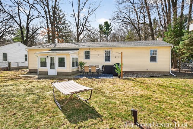 840 Wilson Avenue, Norton Shores, MI 49441