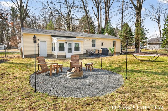 840 Wilson Avenue, Norton Shores, MI 49441