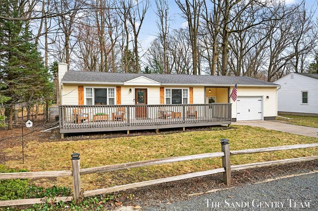 840 Wilson Avenue, Norton Shores, MI 49441