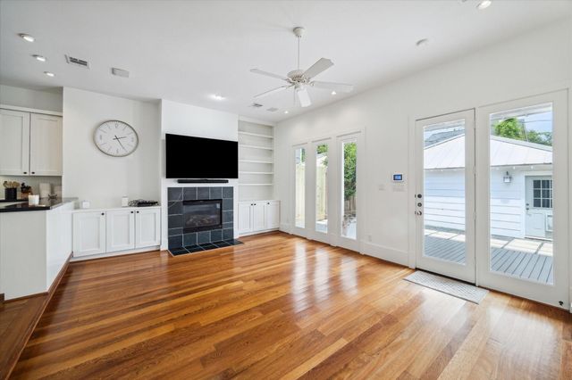 934 Nicholson Street, Houston, TX 77008