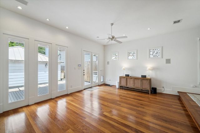 934 Nicholson Street, Houston, TX 77008