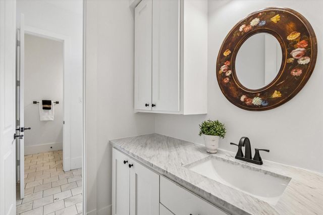 934 Nicholson Street, Houston, TX 77008