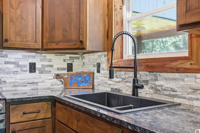 570 Bobcat Trail, Dover, TN 37058