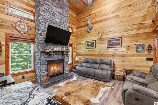 570 Bobcat Trail, Dover, TN 37058
