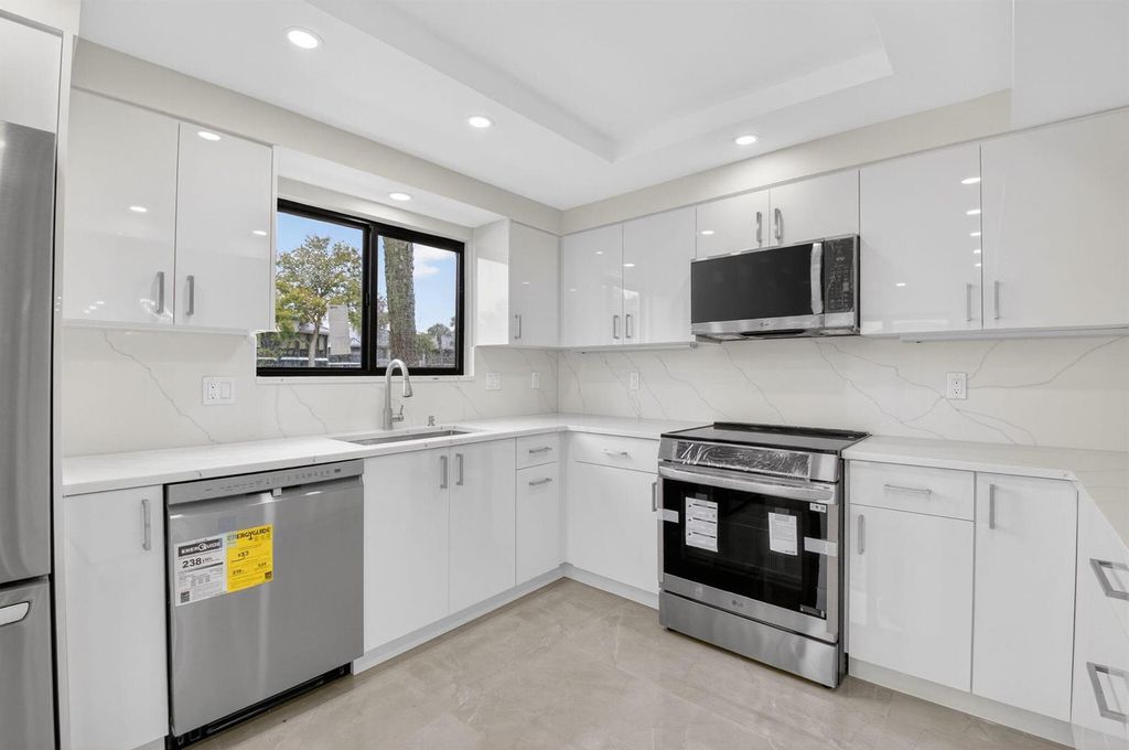 15350 Strathearn Drive 12501, Delray Beach, FL 33446