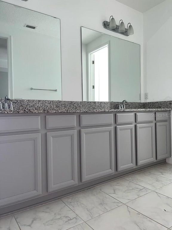 Image 19 of property listing at 14284 SWANLEY STREET, Orlando, FL 32832