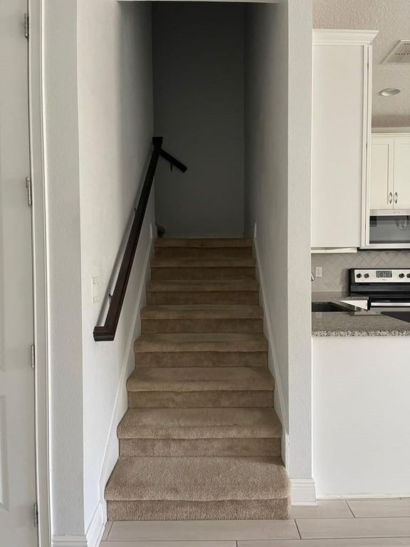 Image 8 of property listing at 14284 SWANLEY STREET, Orlando, FL 32832