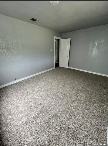 1827 DAHLGREEN AVE, San Antonio, TX 78237