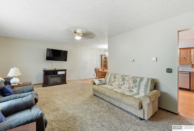 8205 Clairmont Avenue, Ralston, NE 68127