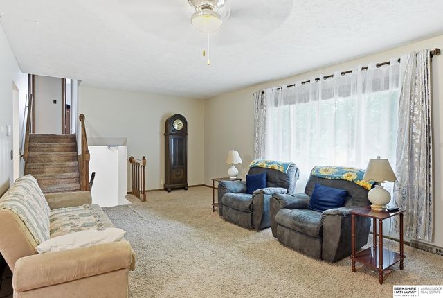 8205 Clairmont Avenue, Ralston, NE 68127