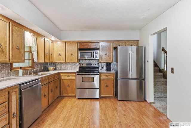 8205 Clairmont Avenue, Ralston, NE 68127