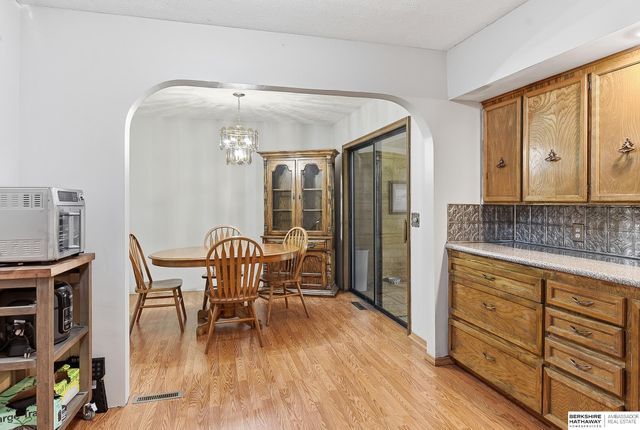 8205 Clairmont Avenue, Ralston, NE 68127